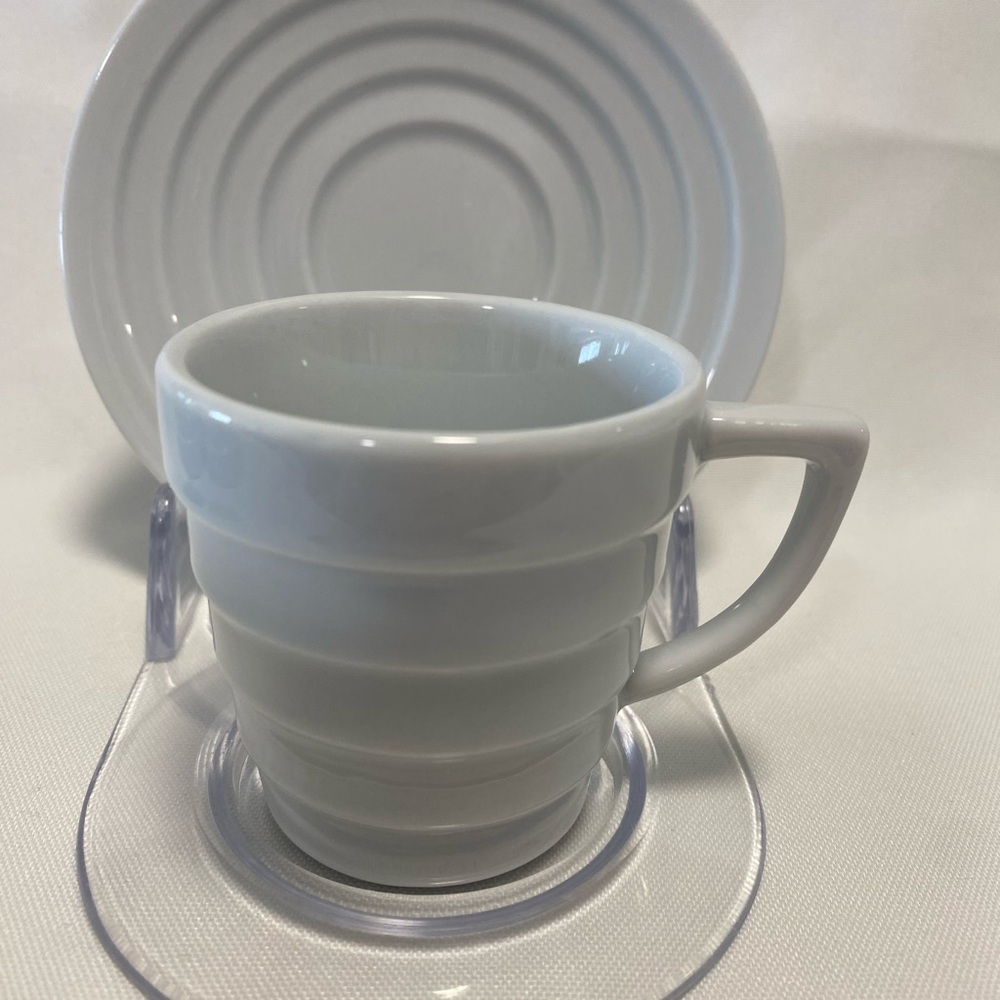 Frank Lloyd Wright - 4 demitasse cups and saucers 1998